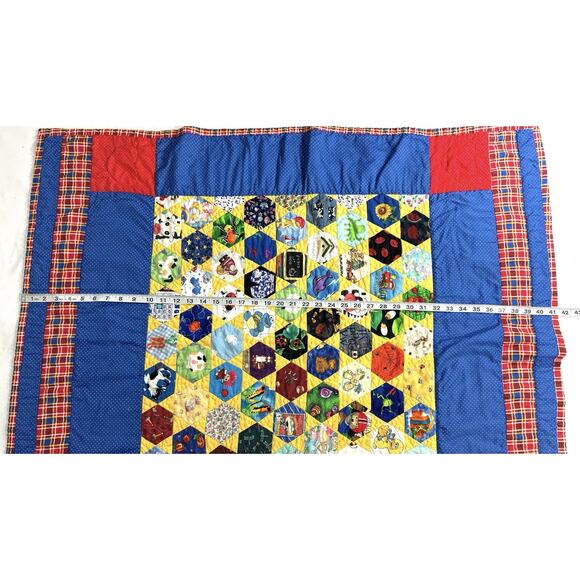 Handmade Kids Quilt 41x35” Hexagon Patchwork Bright Primary Colors - Picture 4 of 5